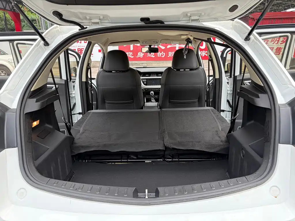 Geely Vision X3 — миниатюра 11