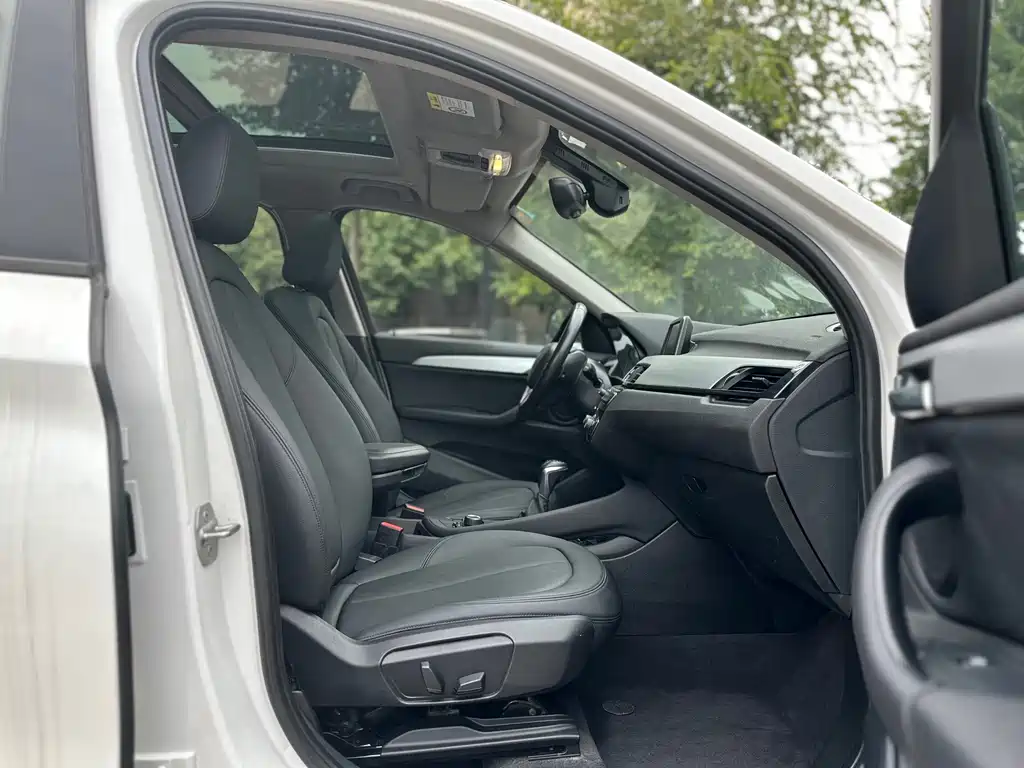 BMW X1 — миниатюра 10
