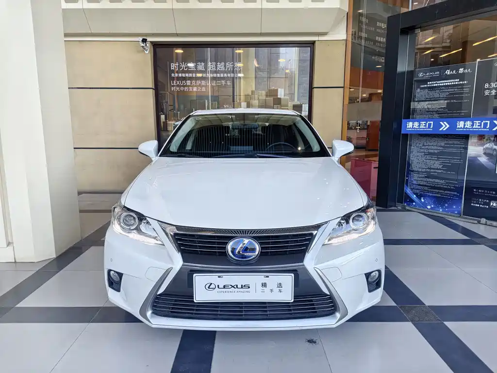Lexus CT — миниатюра 2