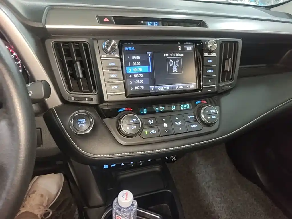 Toyota RAV4 — миниатюра 13