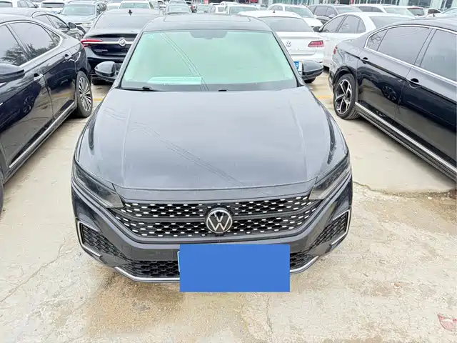 VOLKSWAGEN PASSAT 2023