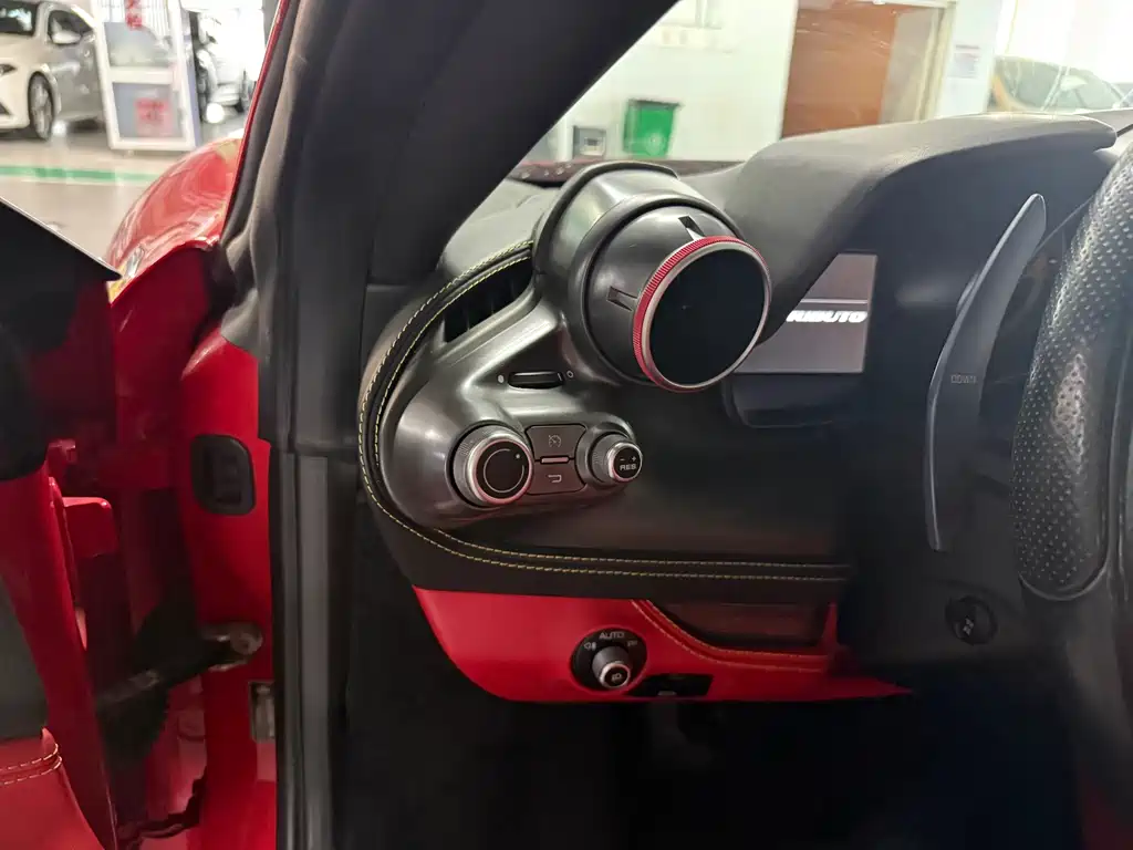 Ferrari F8 — миниатюра 8