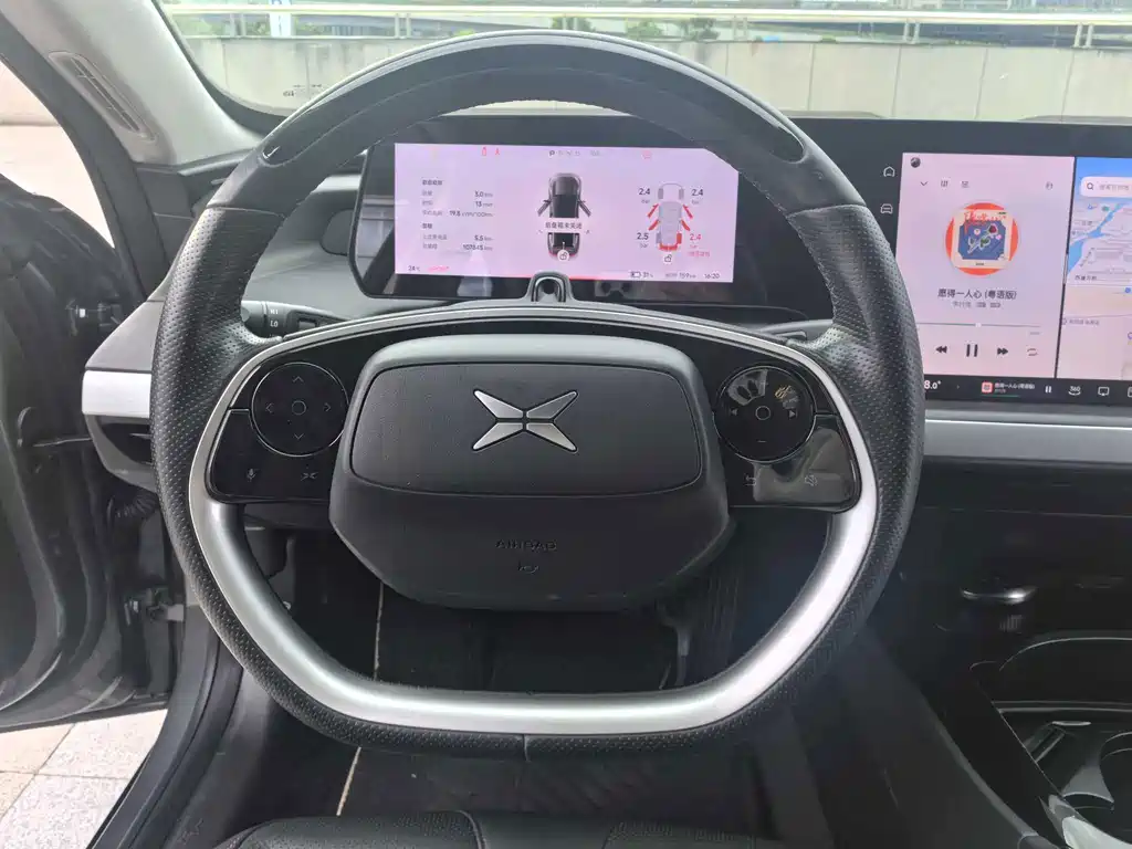 XPeng P7 — миниатюра 12