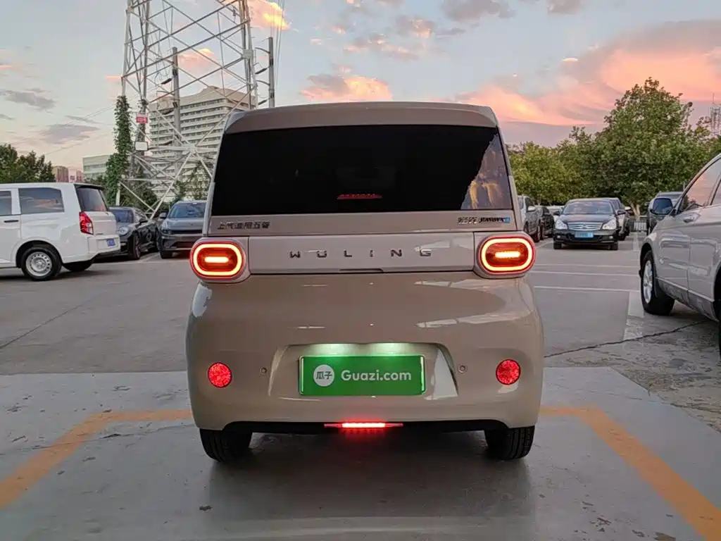 Wuling MINIEV — миниатюра 6