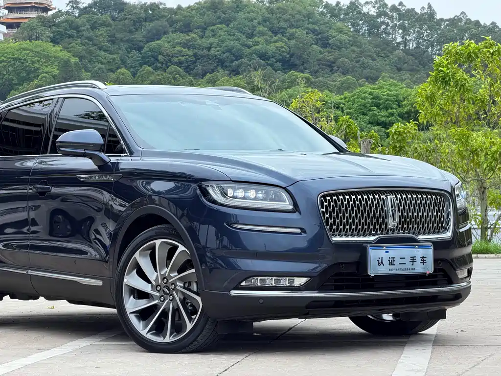 Lincoln Nautilus 2021 2.7T