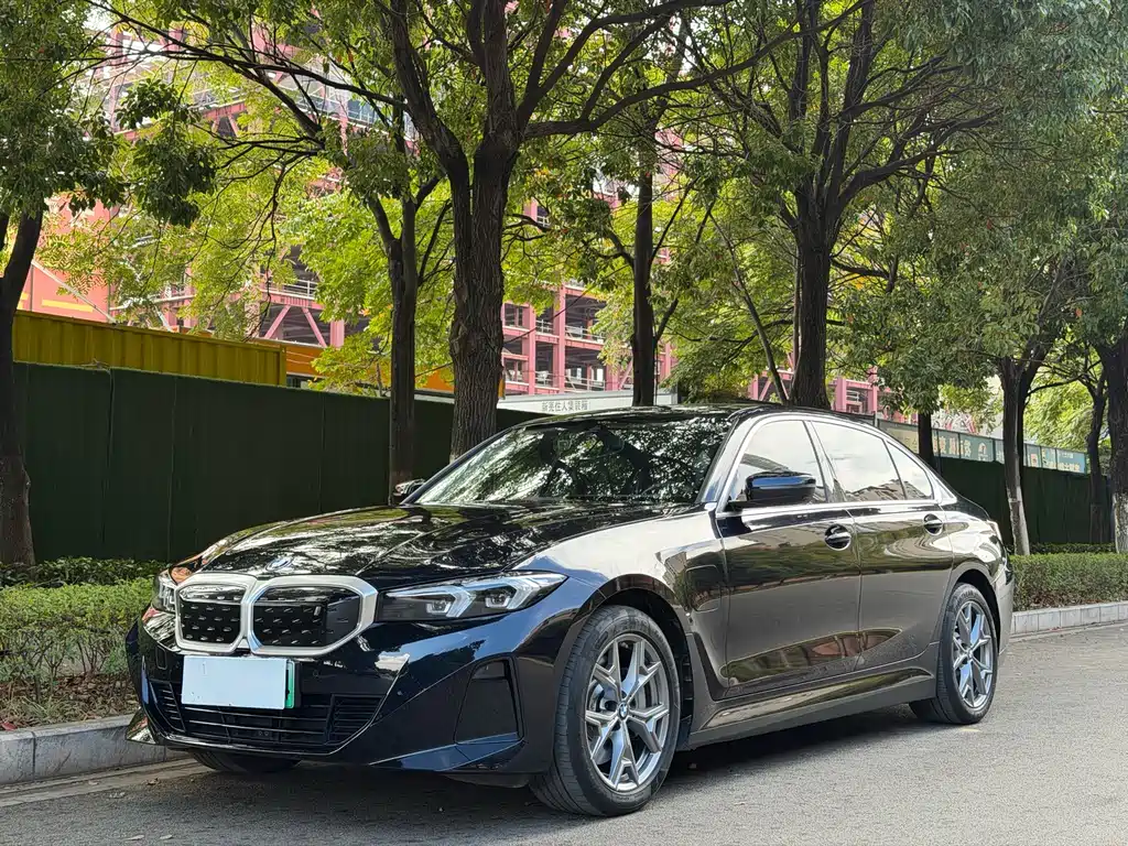 BMW i3 2022 — фото 1