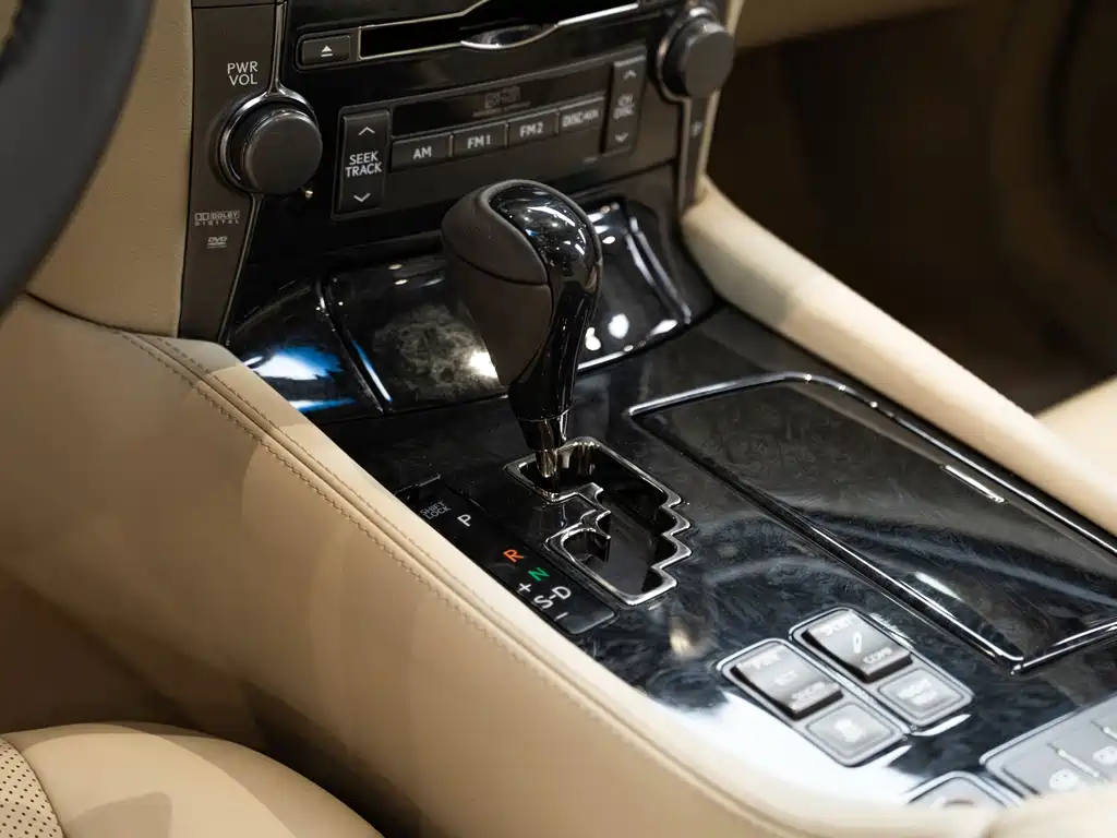 Lexus LS — миниатюра 15