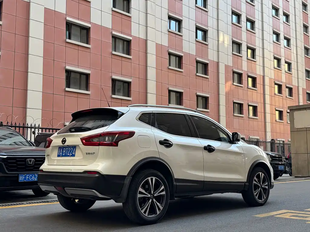 Nissan Qashqai — миниатюра 14