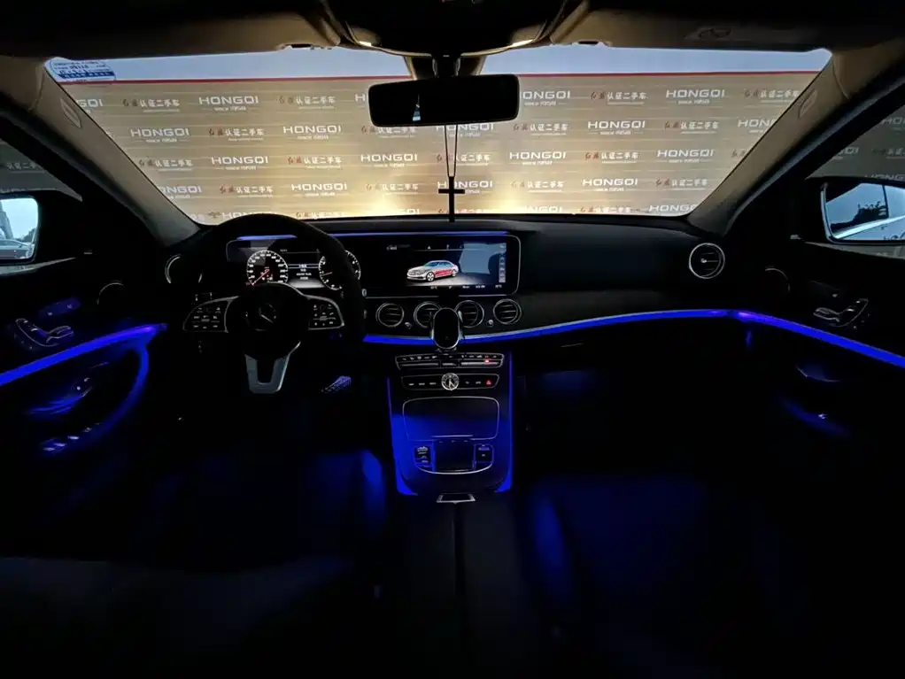 Mercedes-Benz E-Class — миниатюра 22