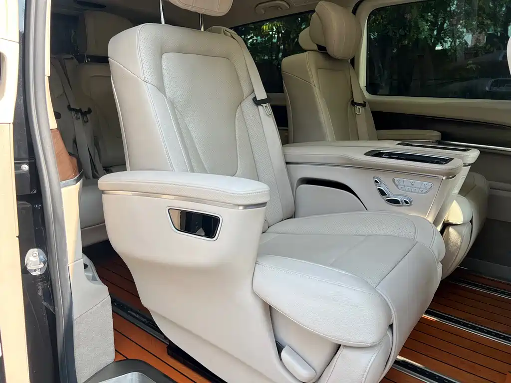 MERCEDES-BENZ V CLASS