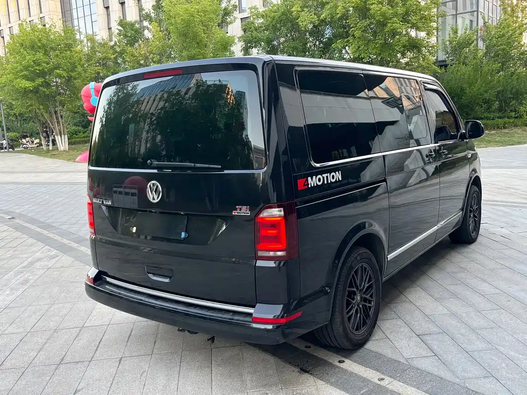 Volkswagen Multivan — миниатюра 4