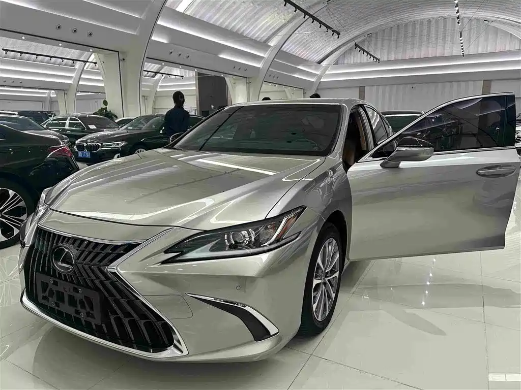 Lexus ES 2022 — фото 5
