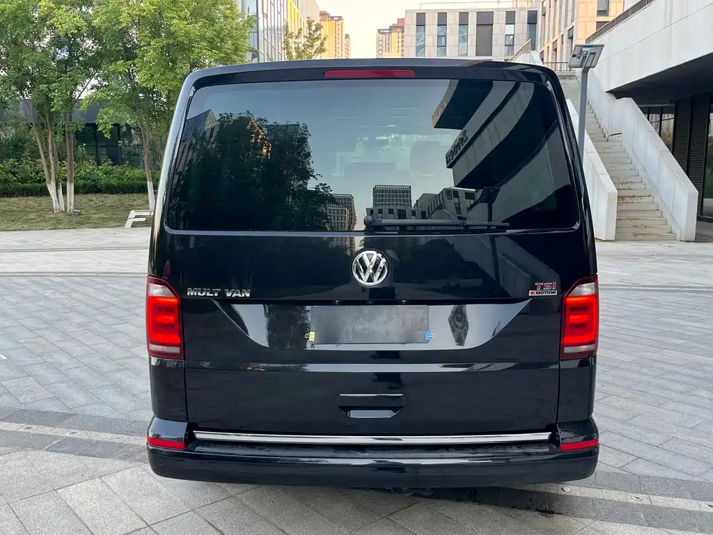 Volkswagen Multivan — миниатюра 5