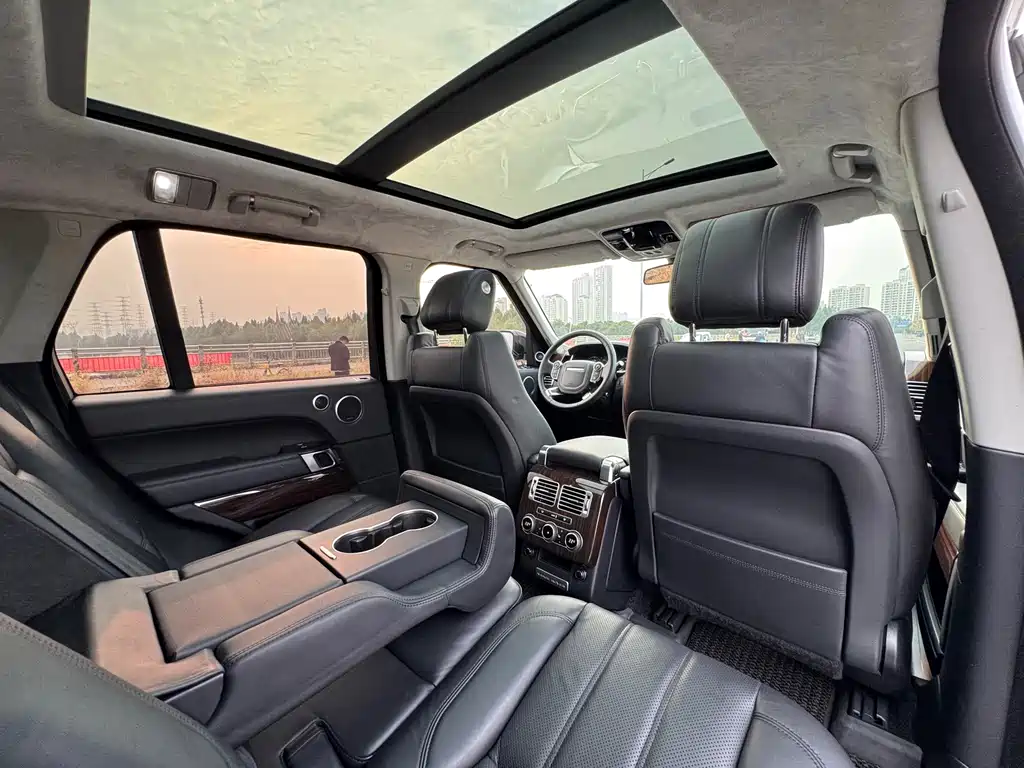 Land Rover Range Rover — миниатюра 32