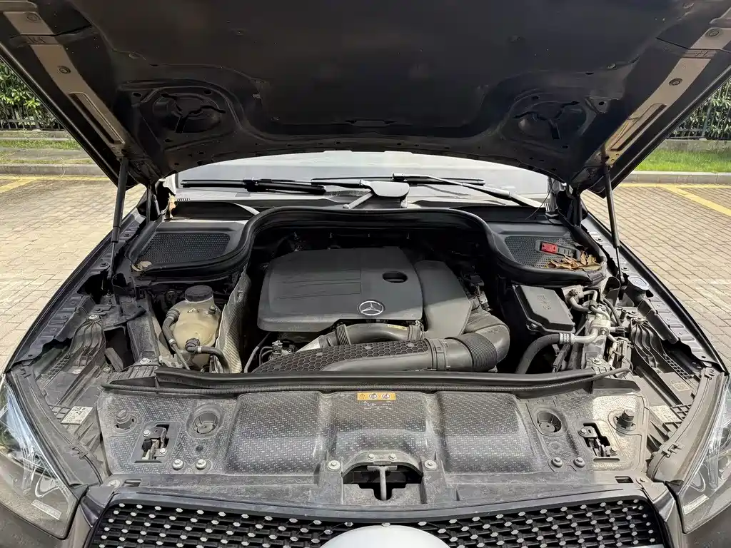 Mercedes-Benz GLE (Import) — миниатюра 8
