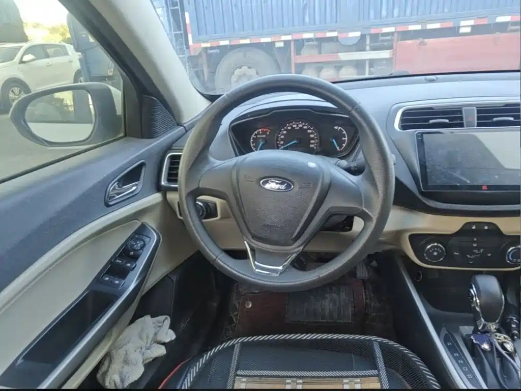 Ford Escort — миниатюра 13