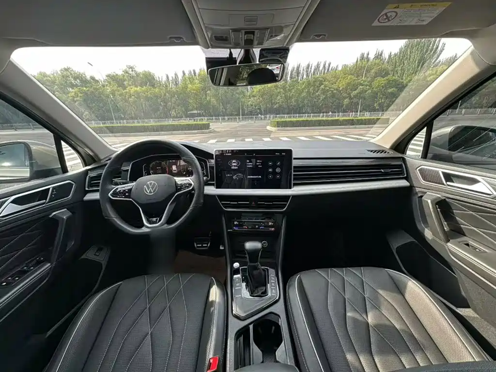 Volkswagen Tiguan L — миниатюра 9