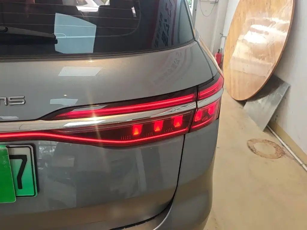 BYD MAX New Energy — миниатюра 8