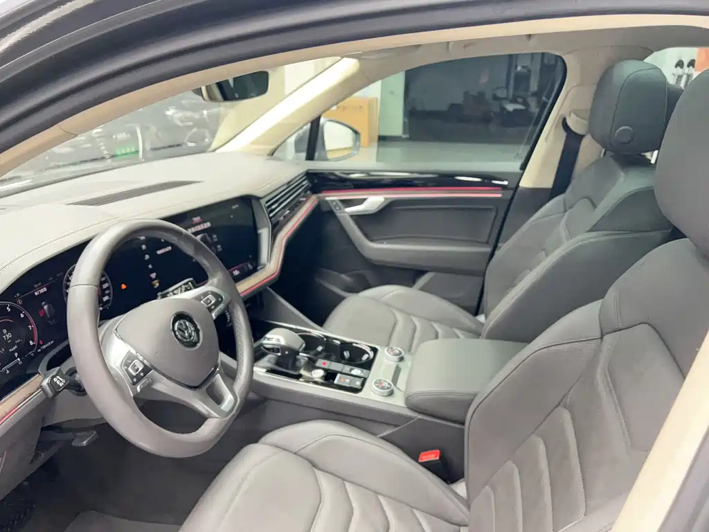 Volkswagen Touareg — миниатюра 16