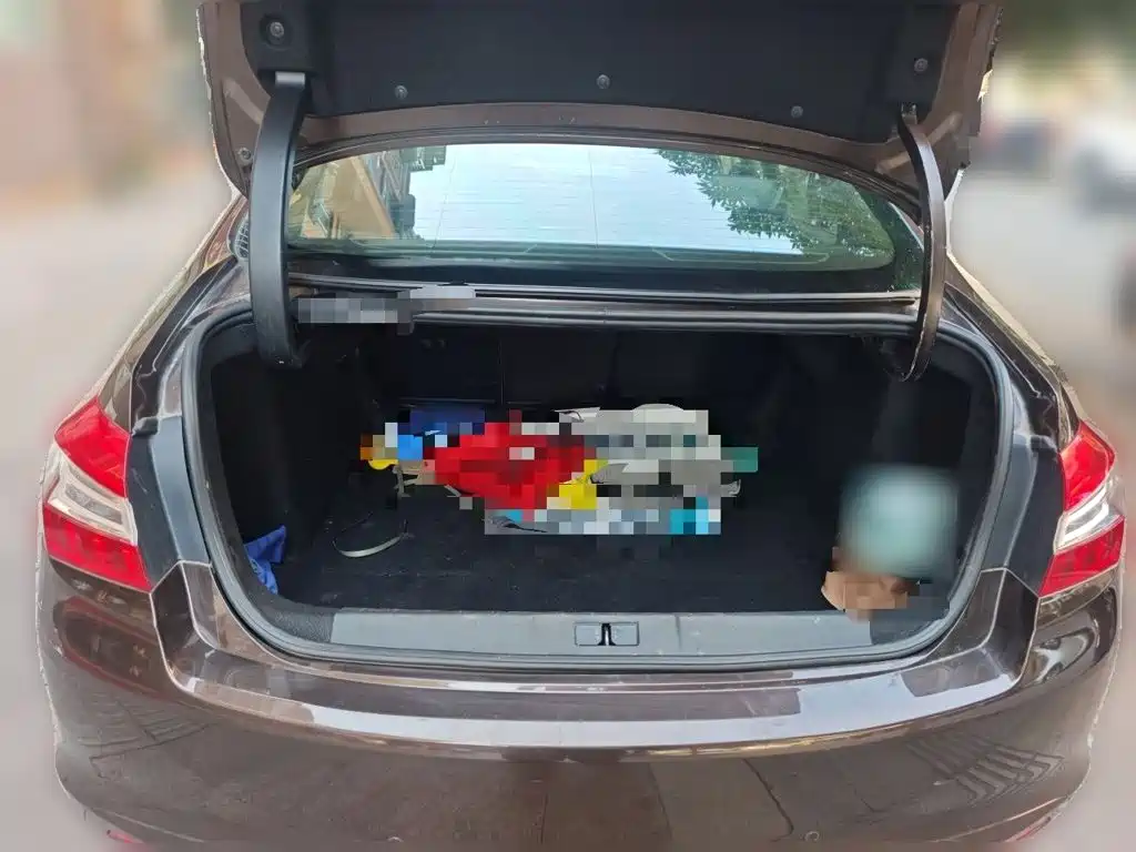 Peugeot 408 — миниатюра 10