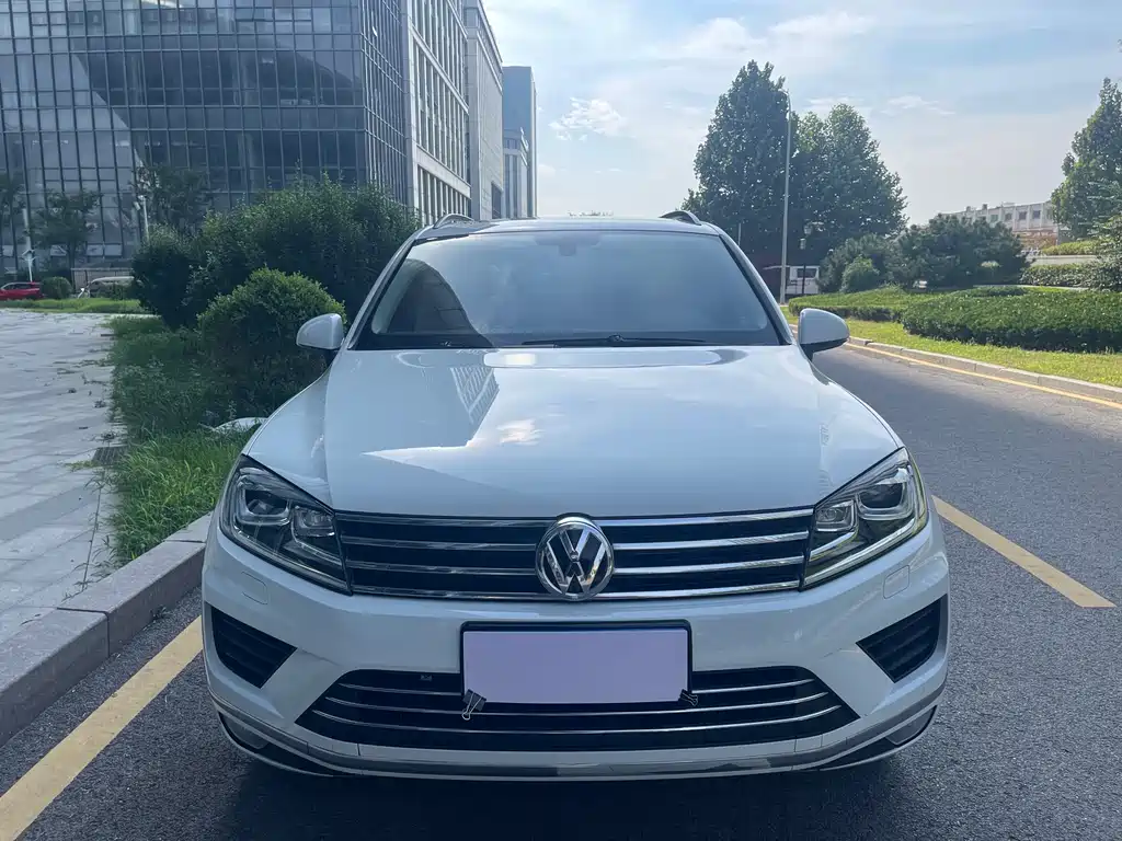 VOLKSWAGEN TOUAREG