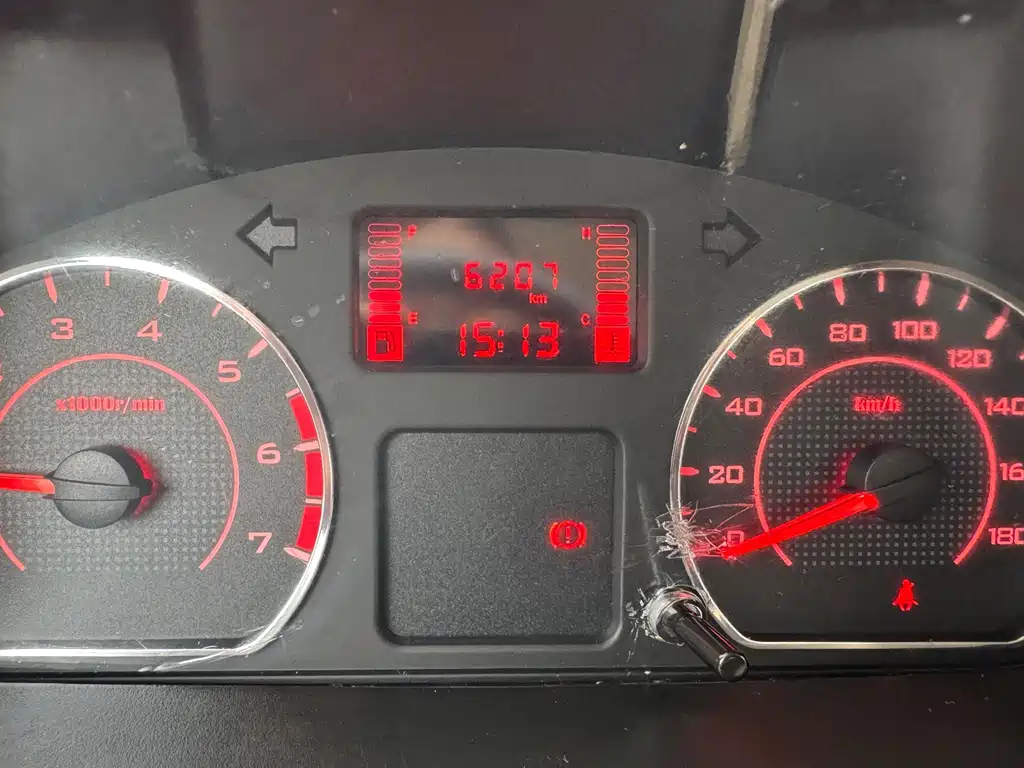 Wuling Hongguang V — миниатюра 6