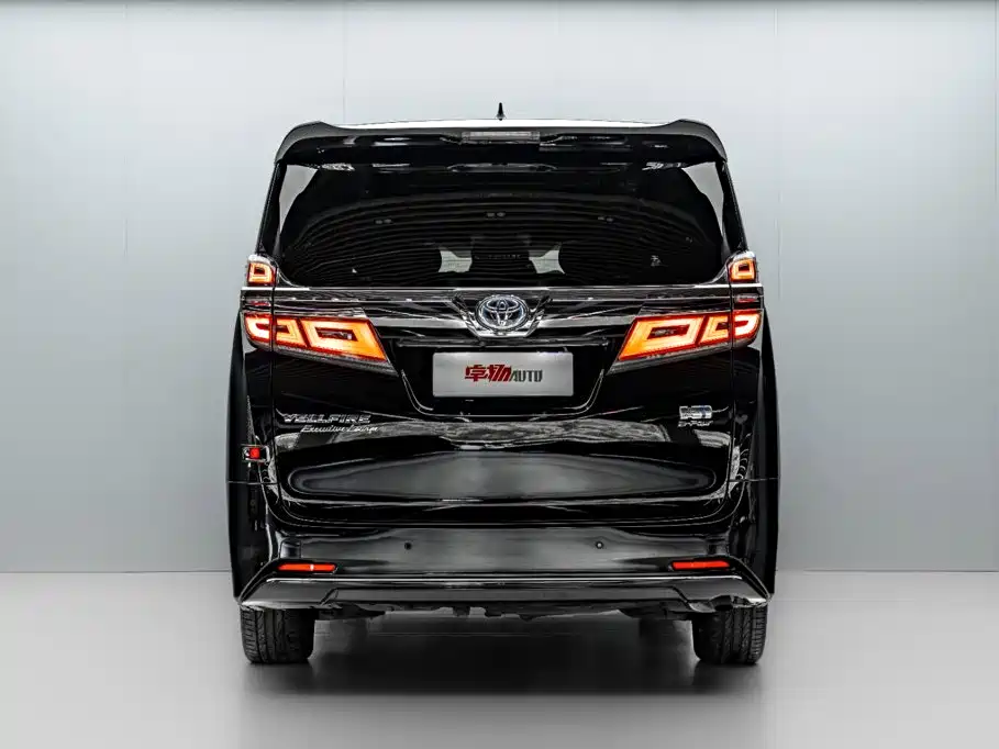 Toyota Vellfire — миниатюра 6