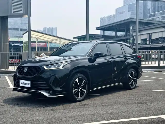 Toyota Crown Kluger