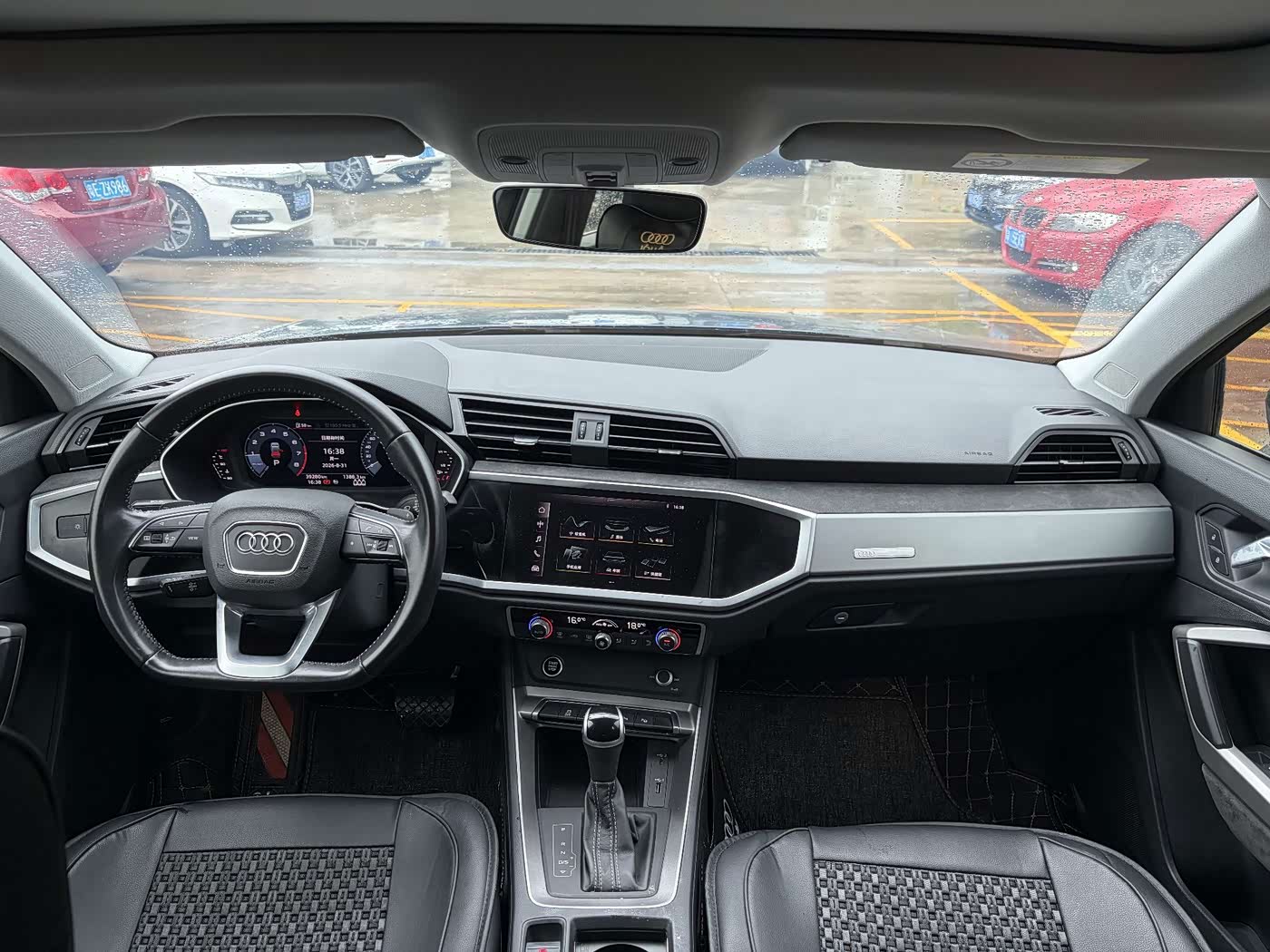 Audi Q3 1.4 л 2021 г. Серебристо-серый, пробег 39300 км