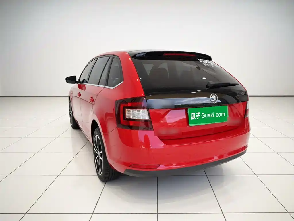 Skoda Rapid Spaceback — миниатюра 4