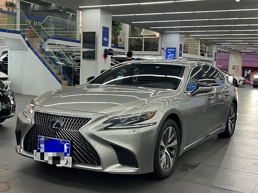 Lexus LS
