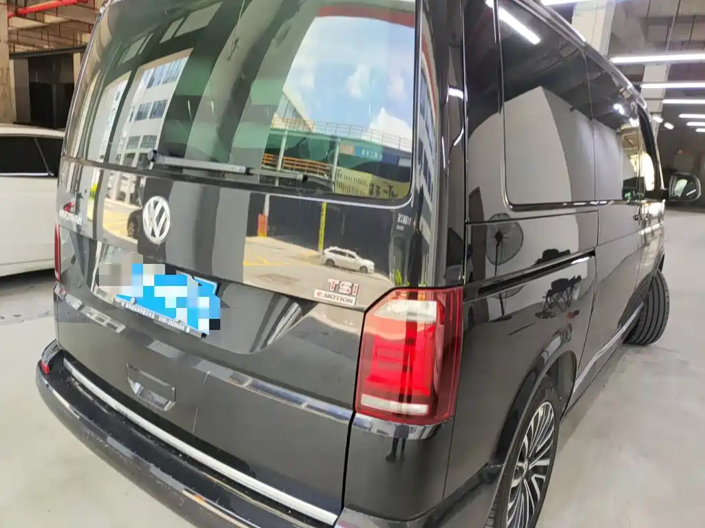 Volkswagen Multivan — миниатюра 2