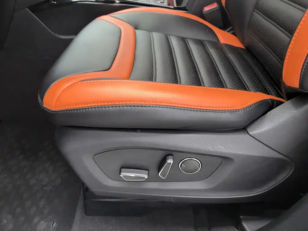 Ford Explorer — миниатюра 20