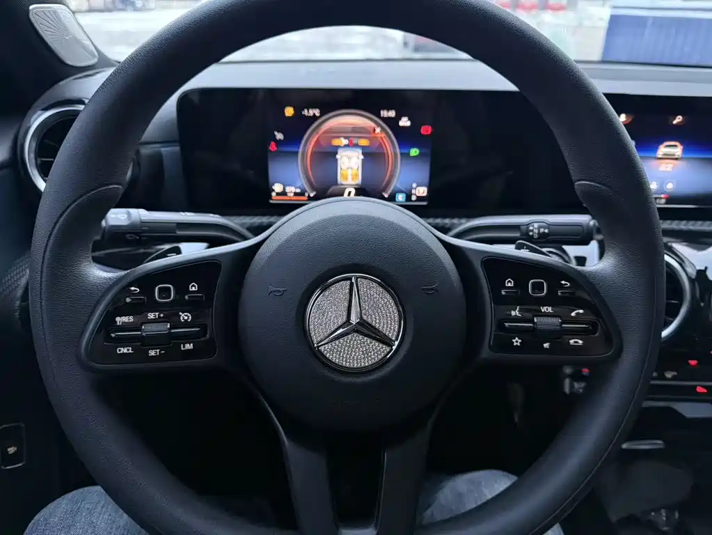 MERCEDES-BENZ A CLASS