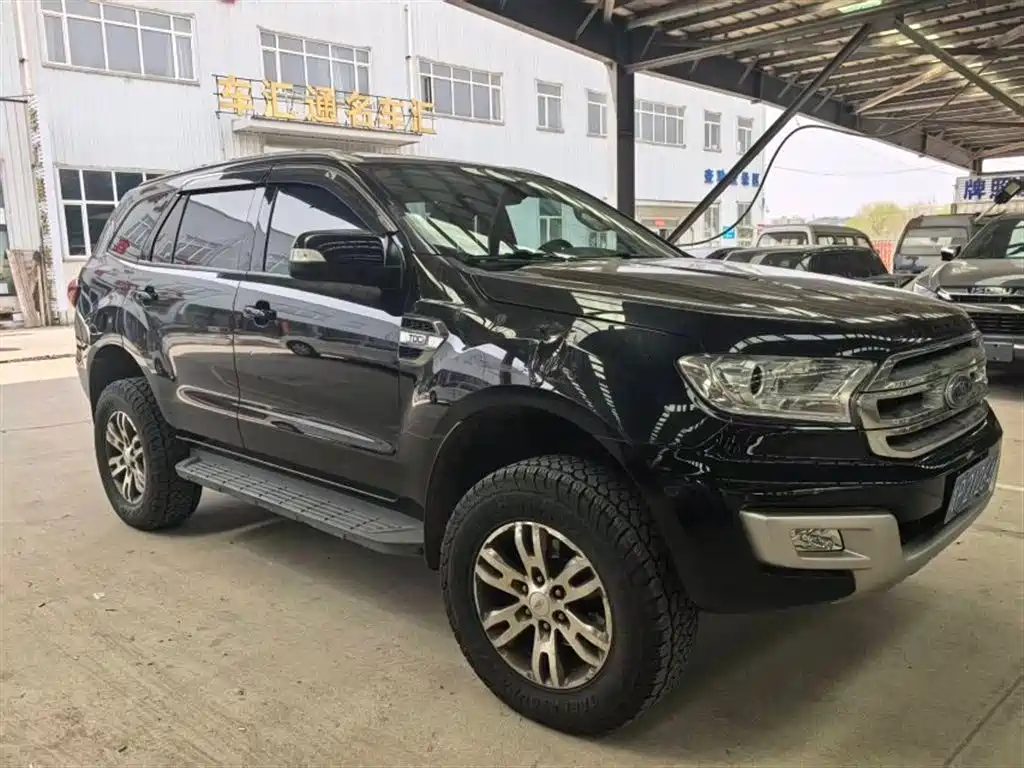 Ford Everest 2016 2.2T MT Luxury