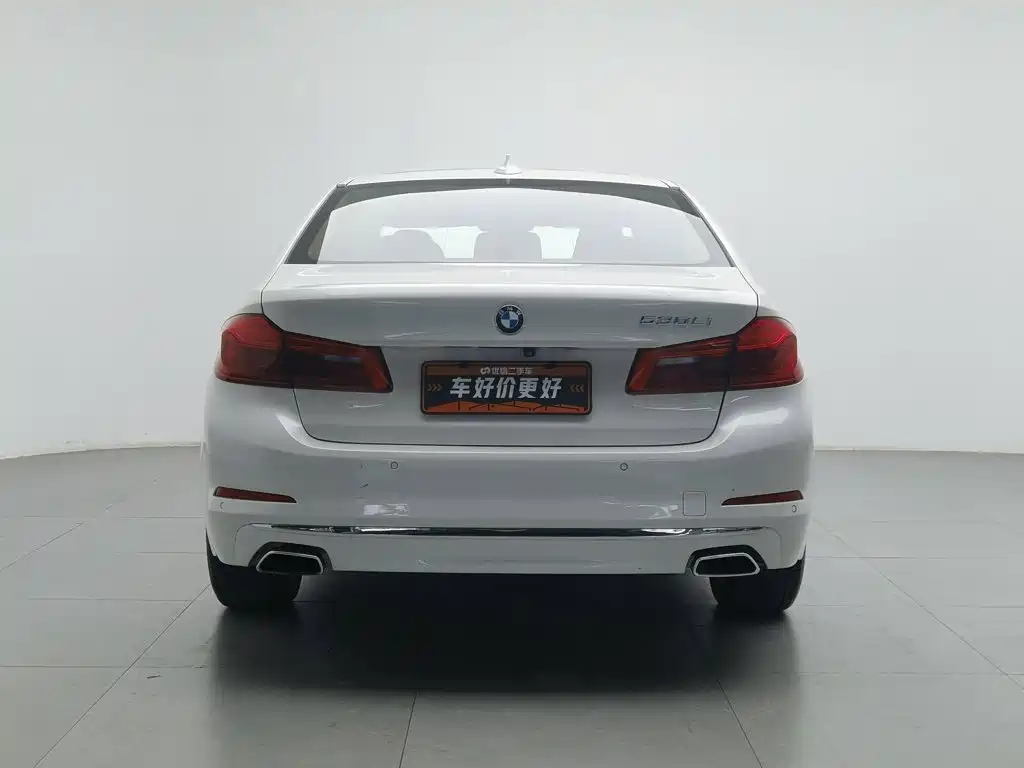 BMW 5 Series — миниатюра 4