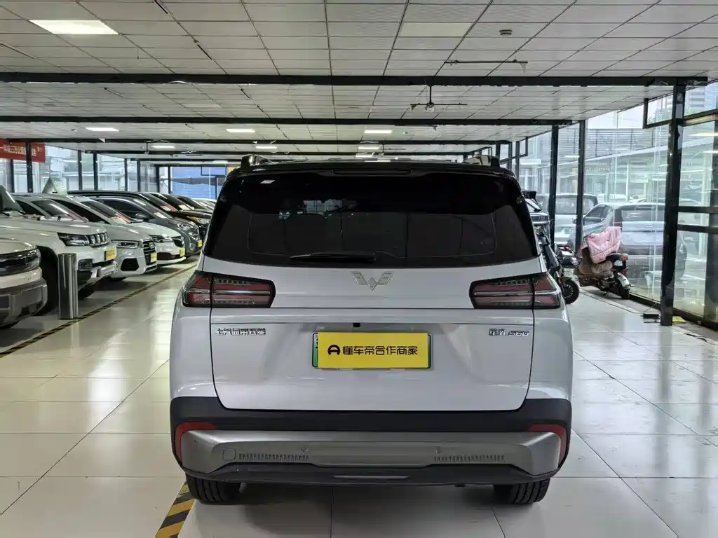 Wuling Xingguang 560 New Energy — миниатюра 9