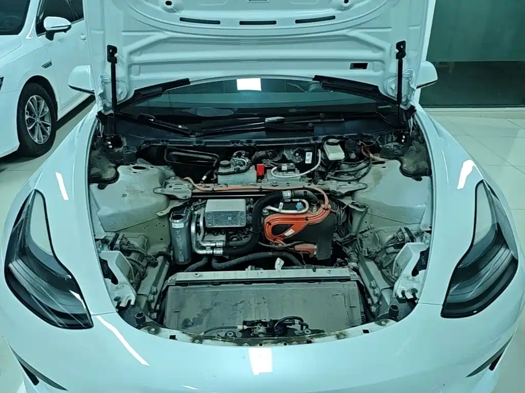 Tesla Model 3 — миниатюра 20