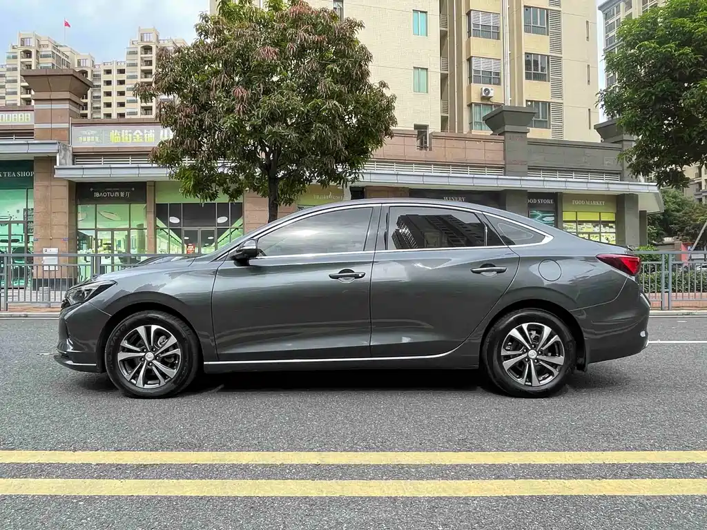 Changan Eado — миниатюра 6