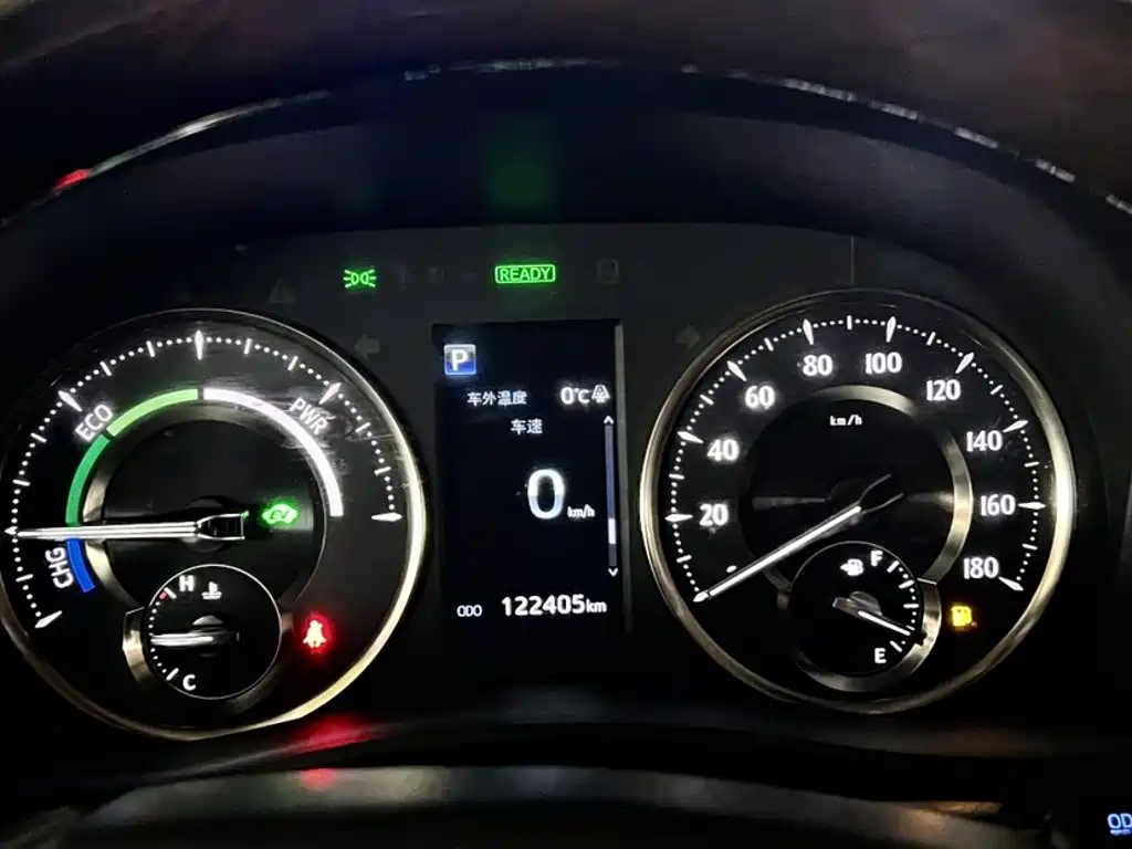 Toyota Alphard — миниатюра 5