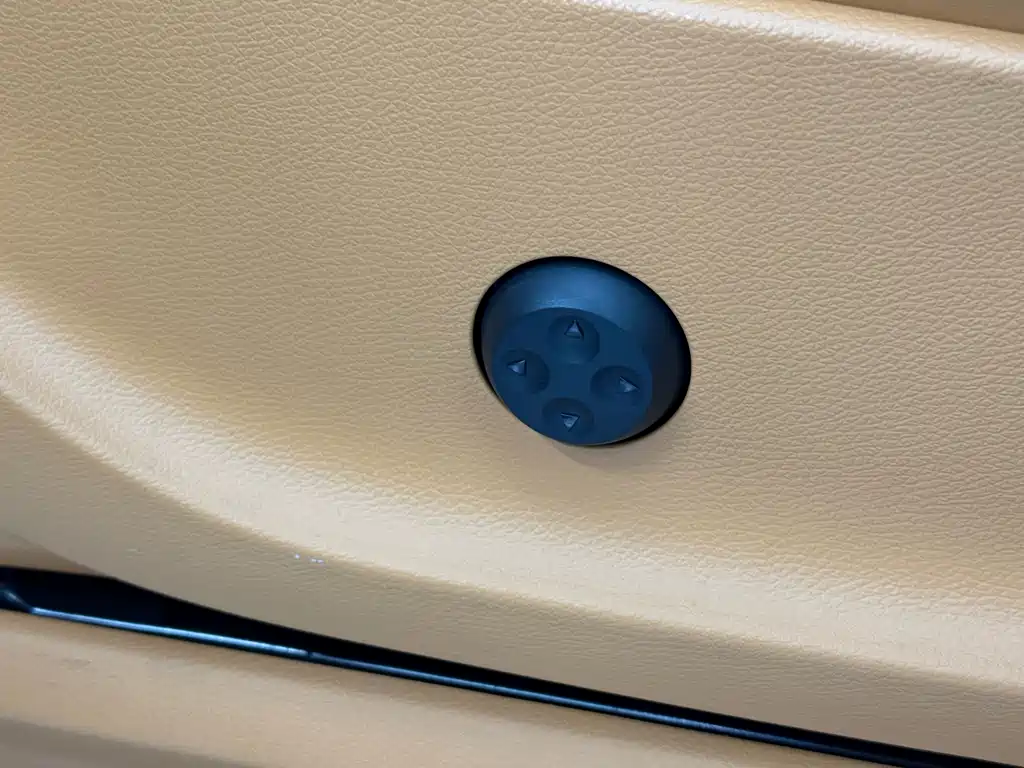 MERCEDES-BENZ V CLASS