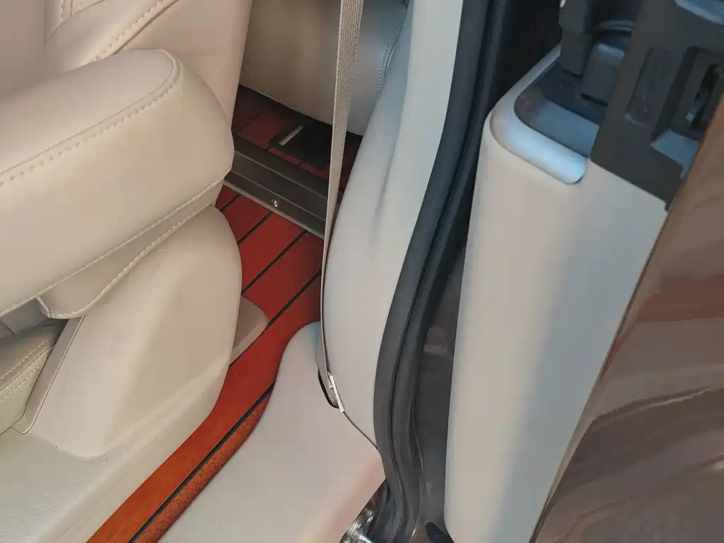 Buick GL8 28T Luxury Type China VI, фото 13