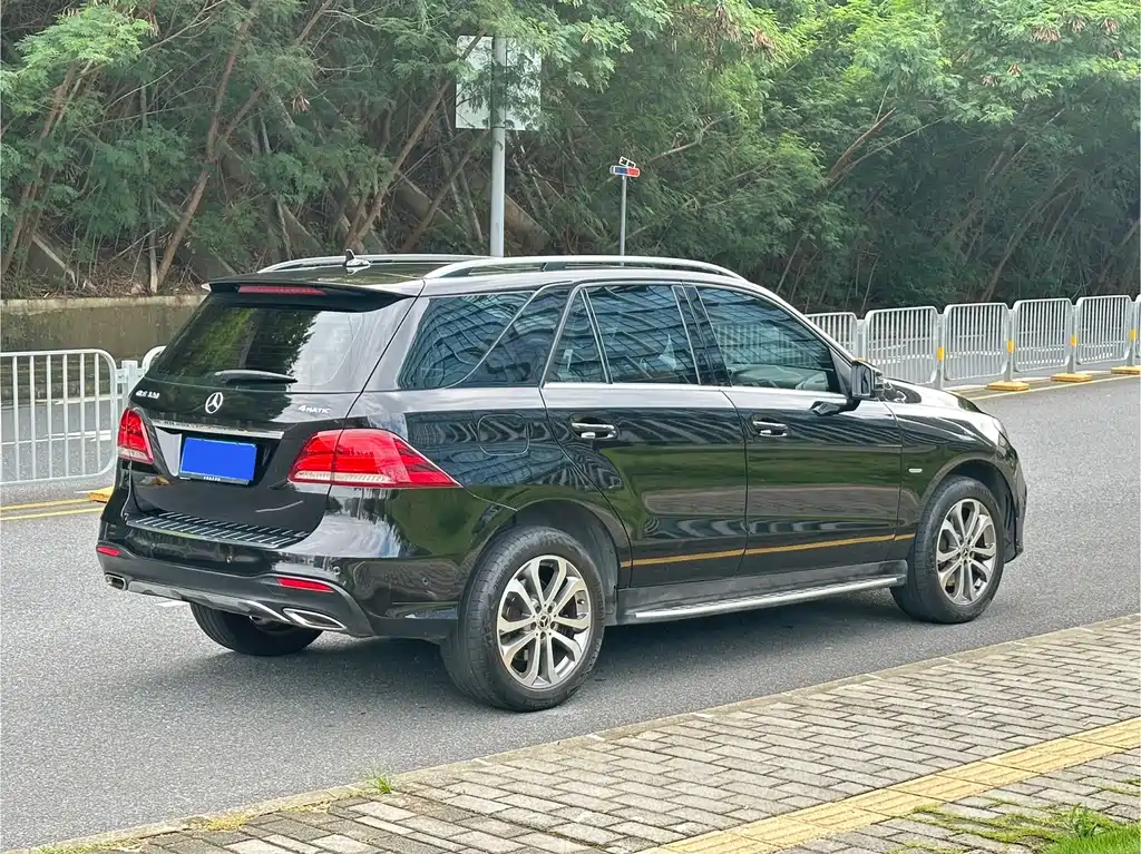 MERCEDES-BENZ GLE