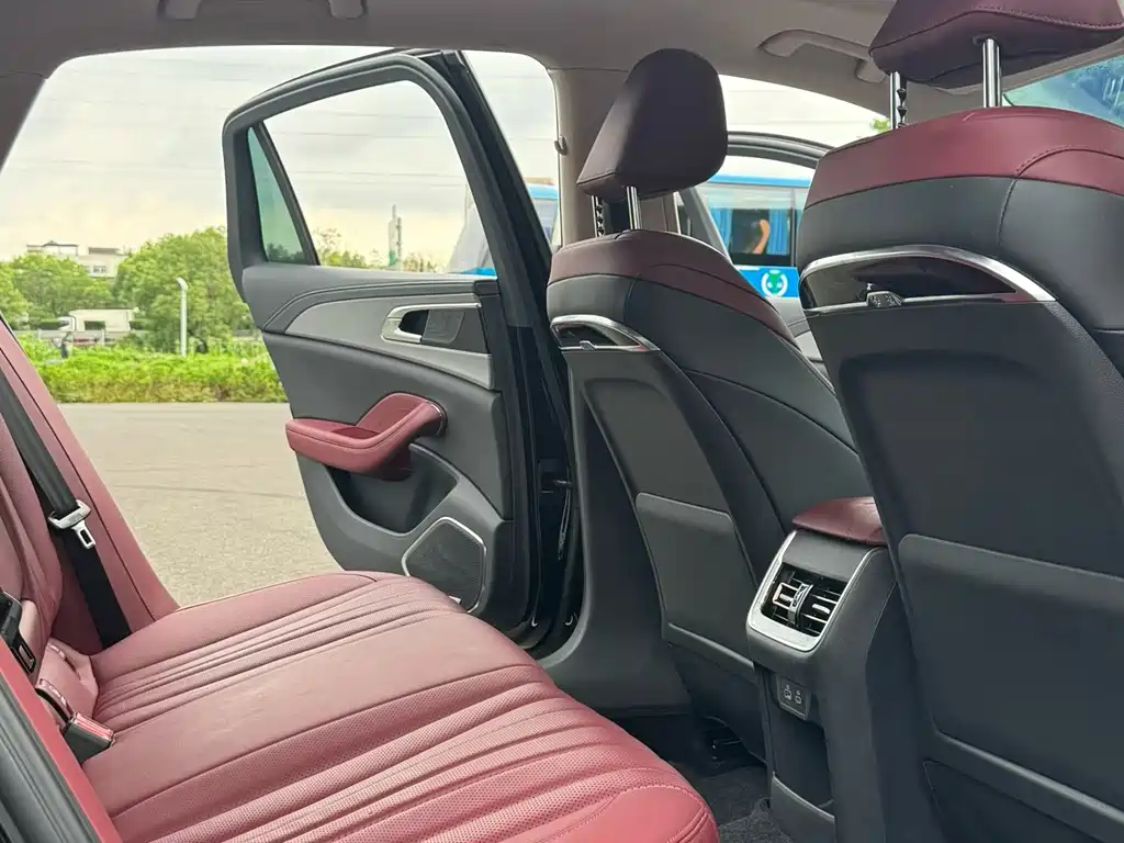 Hongqi Hongqi H5 — миниатюра 7