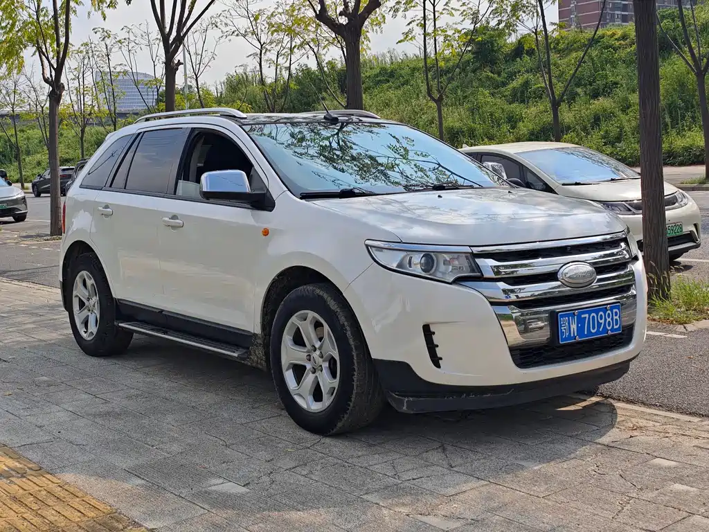 Ford Edge (Import) — миниатюра 3
