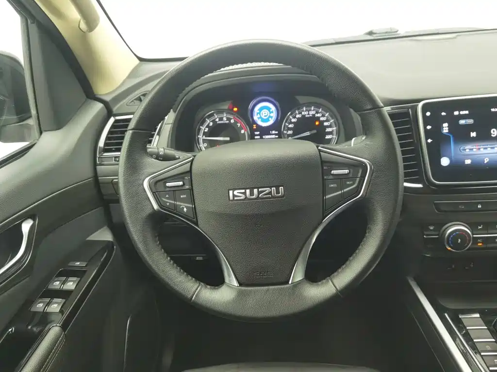 Isuzu MU-X — миниатюра 11