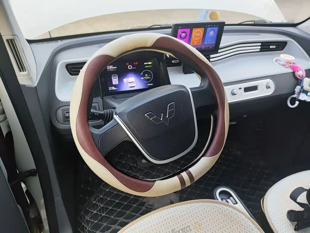 Wuling MINIEV — миниатюра 6