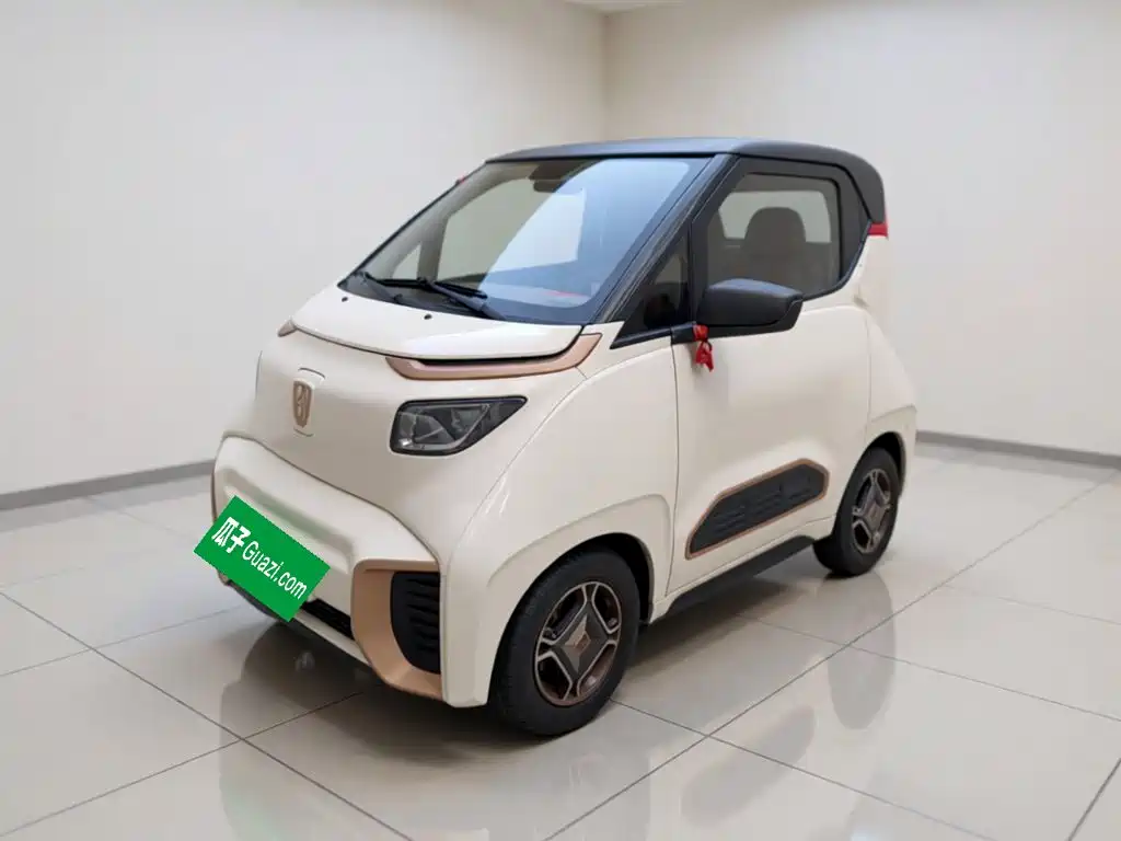 Baojun E200