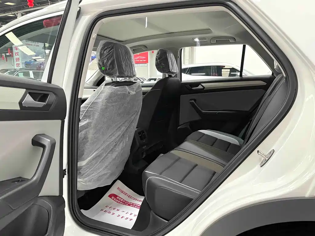 Volkswagen T-Roc 2025 280TSI DSG