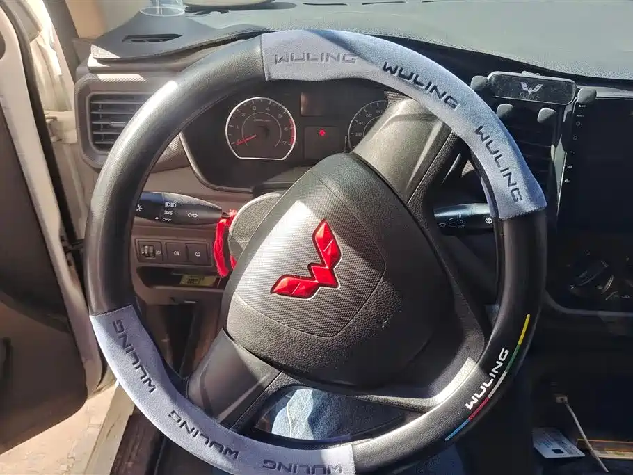 WULING WULING HONGGUANG V